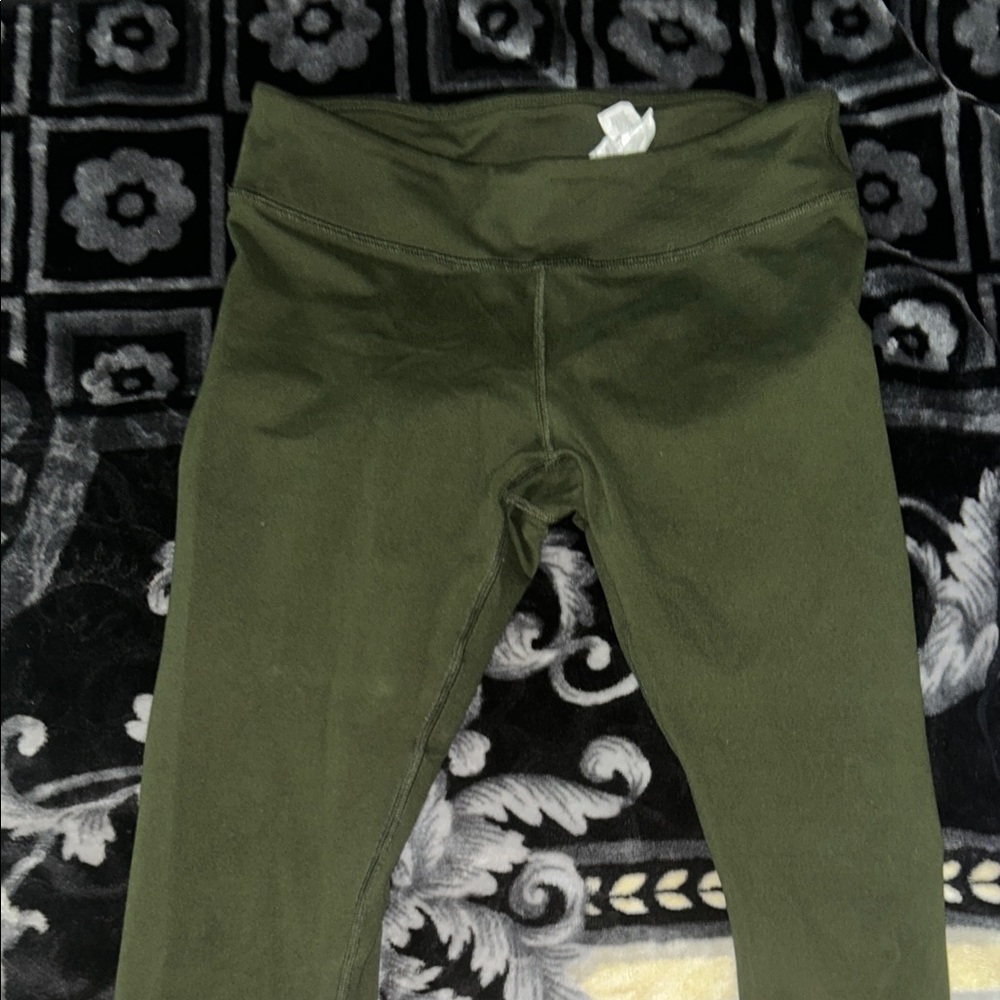 Women's Olive Green Capri Leggings